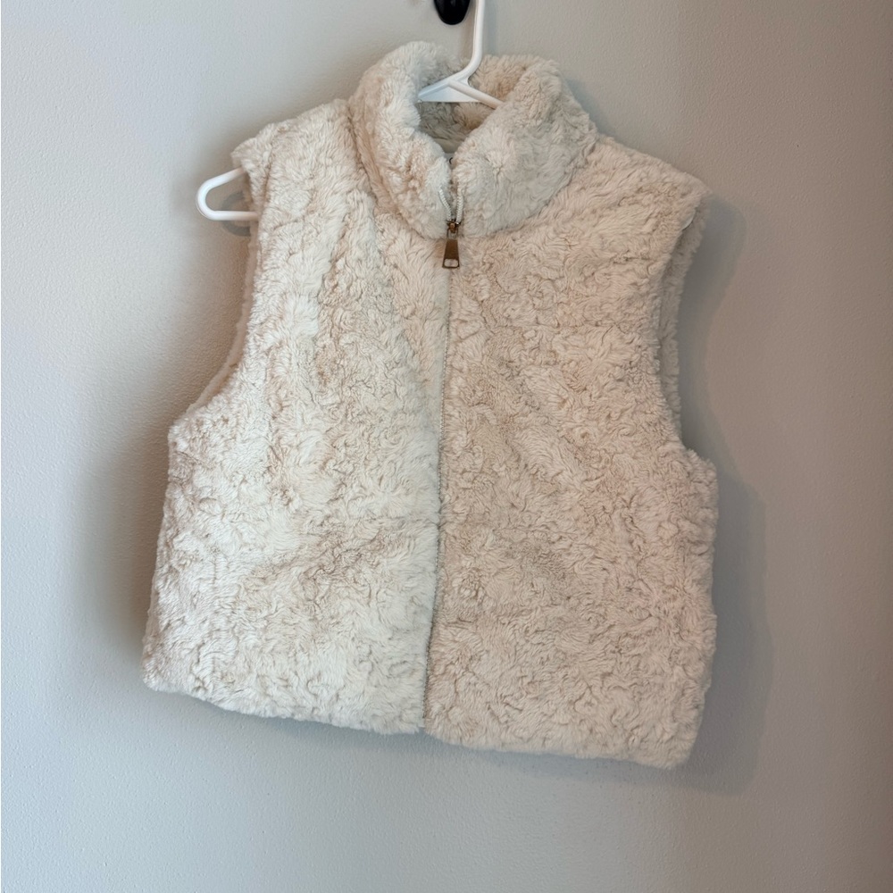 Ci Sono Cream Plush Fur Cropped Vest